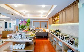 โอ๊ควู้ด โฮเทล แอนด์ เรสซิเดนซ์ กรุงเทพ (SHA Plus+)